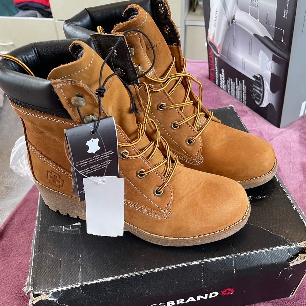 SwissBrand Women Boots